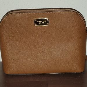 Micheal Kors Tan Crossbody